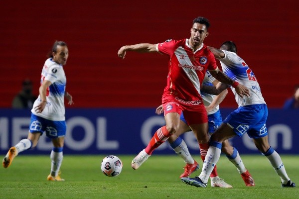 Ávalos jugó Libertadores ante la UC este año. Foto: Getty.