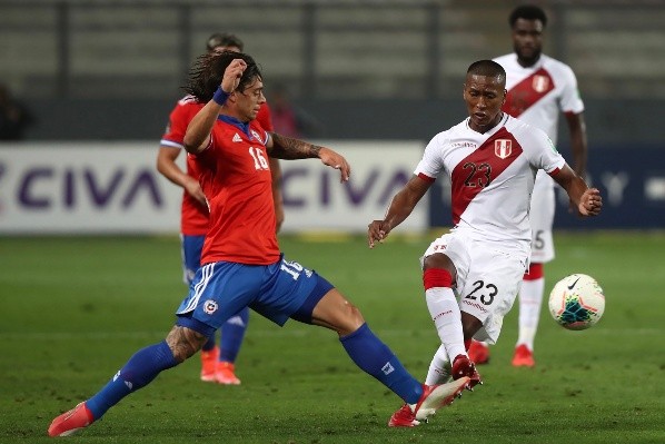 Montecinos ya debutó por la Roja en estas eliminatorias. Foto: Agencia Uno.