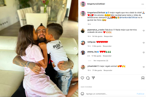 Arturo Vidal compartió con sus hijos en su casa para pasar Navidad. (Foto: Captura)