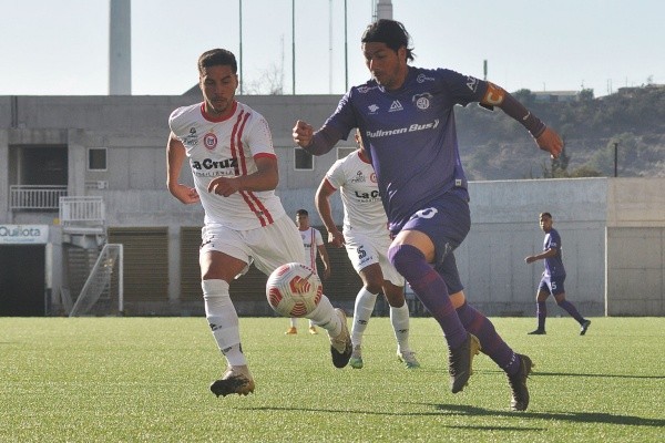 Pajarito jugó 16 partidos con el SAU y marcó un gol.