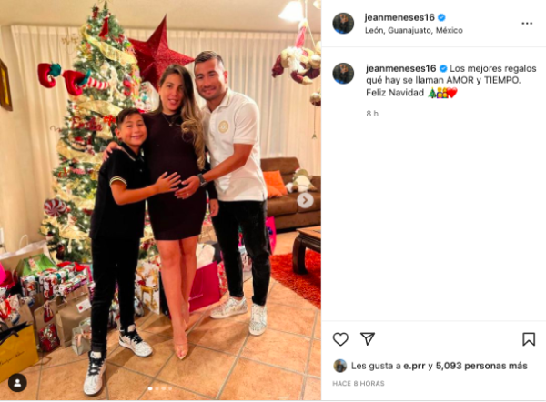 Jean Meneses con su esposa e hijo en México. (Foto: Captura)