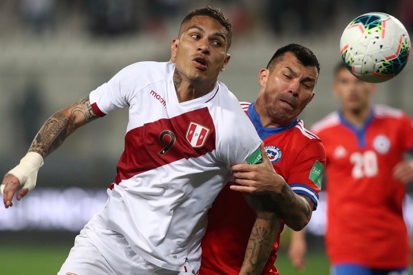Gary Medel adelanta que no se mueve de Europa.