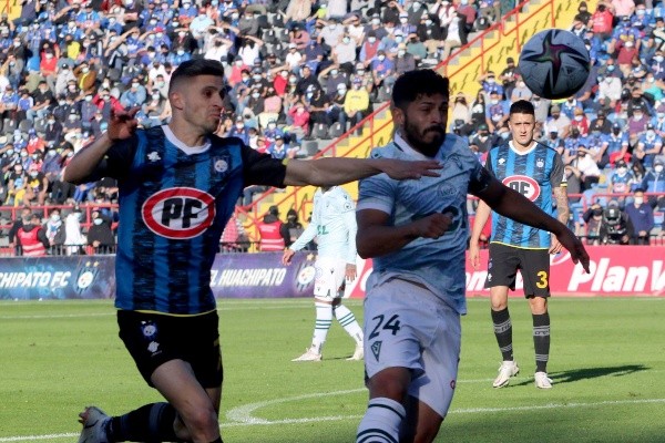 Huachipato espera resolver su futuro deportivo en las próximas semanas. Foto: Agencia Uno.