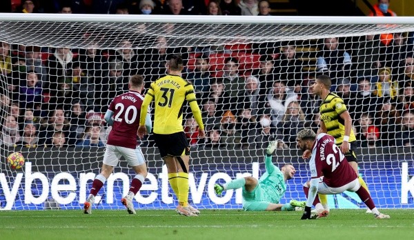 Francisco Sierralta vivió en cancha la dura goleada que su equipo sufrió por la fecha 20 de la Premier League. (Foto: Getty)