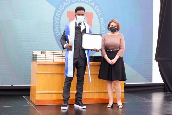 Sankara Beausejour se metió en la historia de su universidad y registró un nuevo logro para la familia del destacado defensor chileno. (Foto: UCN)