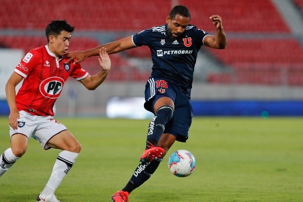 El último paso del histórico futbolista chileno por la Primera División fue defendiendo la camiseta de Universidad de Chile. (Foto: Agencia UNO)