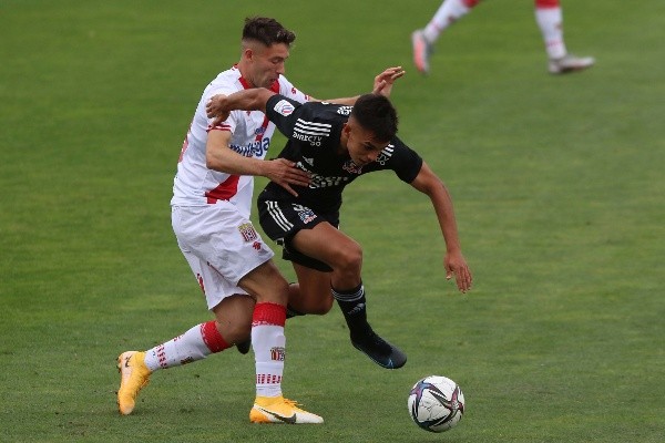Vicente Pizarro se convirtió en una de las sorpresas del mediocampo de Colo Colo.