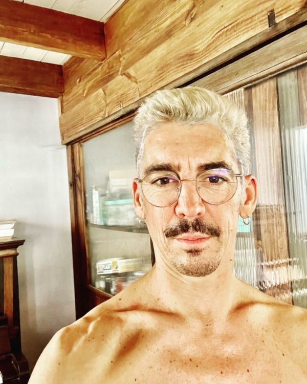 Felipe Ríos sorprende con drástico cambio de look.(3)