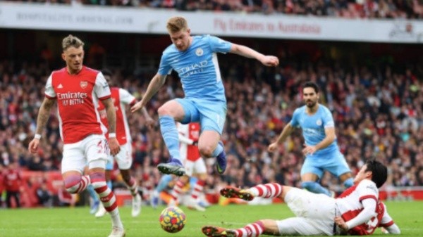 Manchester City derrotó 2-1 al Arsenal en la agonía | Foto: Twitter