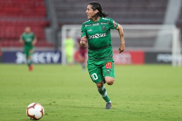 El jugador de 39 años podría dar el paso al costado de las canchas para sentarse a dirigir en las bancas y continuar haciendo carrera en el fútbol. (Foto: Agencia UNO)