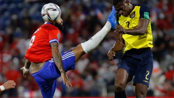 Arturo Vidal recibe tres partidos de sanción | Foto: Agencia Uno.