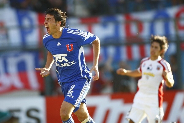 El Palote fue vital en la gran campaña del Romántico Viajero en la Copa Libertadores 2010 e instaló su nombre entre los máximos goleadores extranjeros del club. (Foto: Getty)