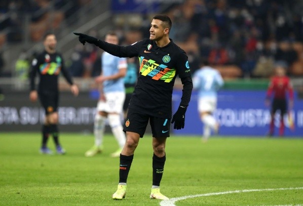 Alexis lamenta el gol anulado al Inter tras su asistencia a Lautaro. (Foto: Getty Images)