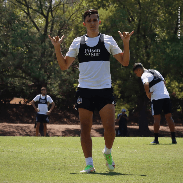 La foto que subió Colo Colo y que Solari replicó con música a su Instagram. Foto: Colo Colo