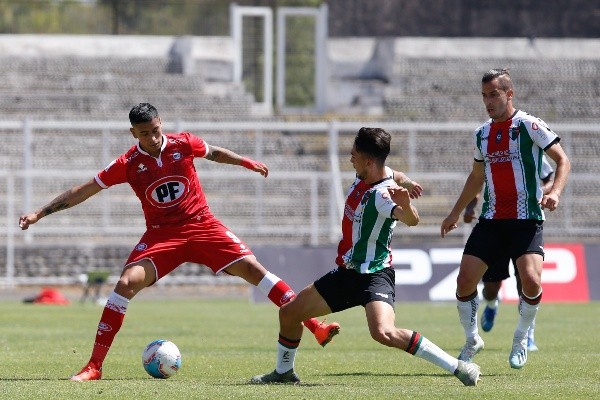 Andrés Vilches deja atrás su paso por Unión La Calera y es refuerzo de Palestino, su sexto club en el fútbol chileno. Foto: Agencia Uno