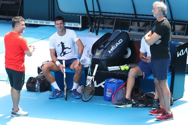 A pesar de los problemas, Nole tiene su mente puesta en revalidar su título del Abierto de Australia 2022. (Foto: Getty)