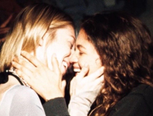 Jules y Rue en en el primer capítulo de la segunda temporada de Euphoria | Foto: @hunterschafer