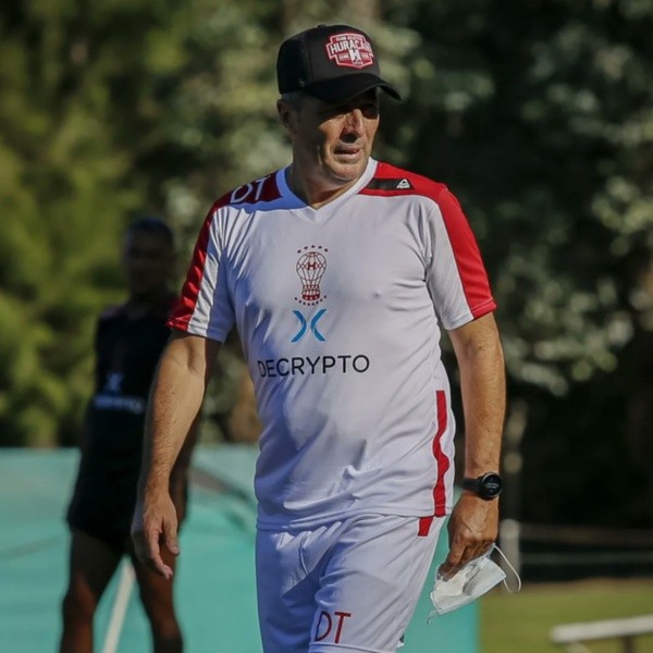 El ex Universidad de Chile, Frank Kudelka, está al mando de Huracán