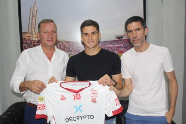 Guillermo Soto presentado en el Globo. Foto: Huracán