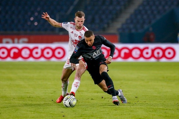 Mbappé fue el líder del PSG para poder sumar una nueva victoria sin la presencia de Lionel Messi y Neymar. (Foto: Getty)