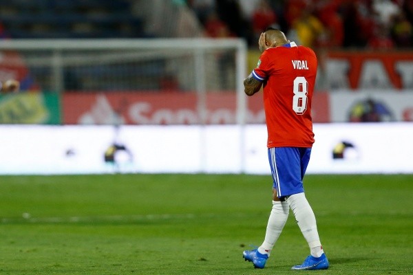 El castigo a Arturo Vidal por tres fecha deja a la selección chilena sin uno de sus referentes para el final de las eliminatorias. Foto: Getty Images