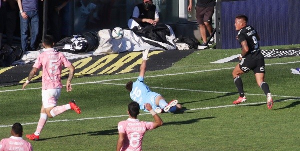 Parraguez le dio a Colo Colo una agónica victoria ante Universidad Católica en el Campeonato Nacional 2021. (Foto: Agencia Uno)