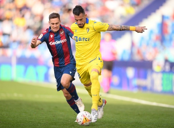 Álvaro Negredo brilló en el triunfo del Cádiz. (Foto: Getty Images)