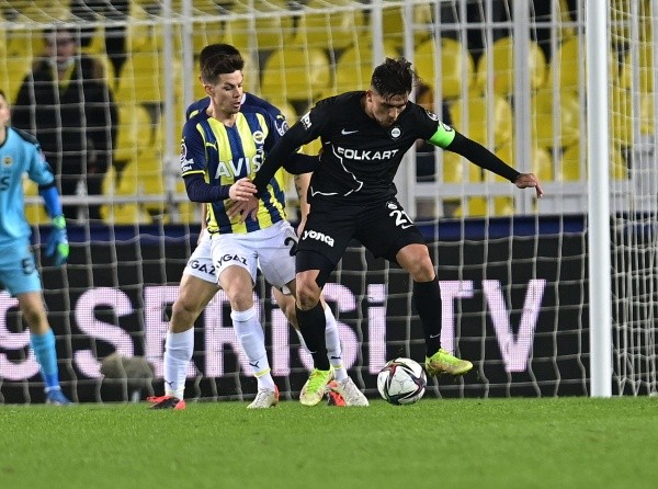 Pinares no ha podido ayudar al Altay para salir de los puestos de descenso en Turquía y ahora tuvo un partido para el olvido. (Foto: Getty)