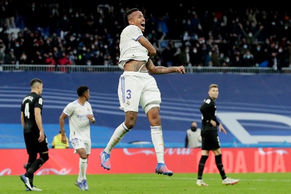 Eder Militao apareció en los descuentos para salvar al Real Madrid. Foto: Getty Images