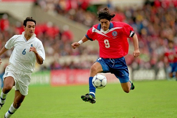 Iván Zamorano tiene confianza en llevar el duelo a Calama. Foto: Getty