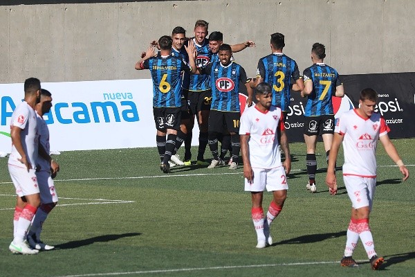 Huachipato ganó por 3-2 a Copiapó en el partido de ida, y ahora jugarán la vuelta en el CAP de Talcahuano. (Foto: Agencia Uno)
