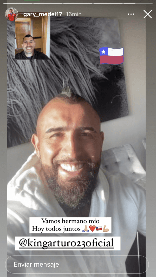 Arturo Vidal conversó con Gary Medel antes del duelo ante Argentina.
