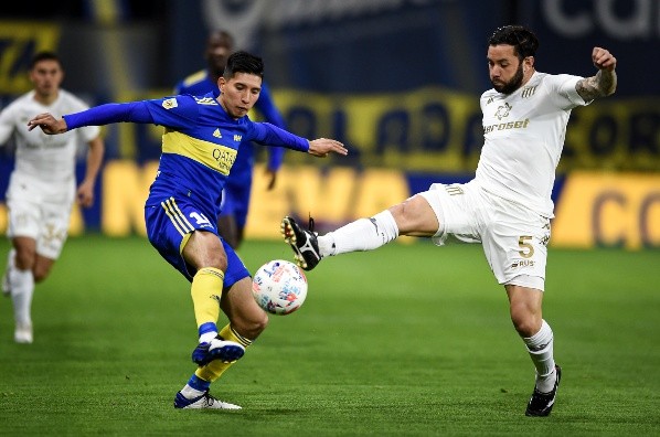 Eugenio Mena se consolidó como uno de los mejores laterales izquierdos de la liga argentina. (Foto: Getty Images)