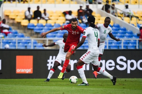 Burkina Faso se quedó con diez jugadores a los 82′ tras la roja de Ouattara.