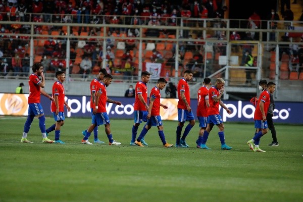 La Roja cayó ante Argentina en Calama y quedó prácticamente fuera del Mundial de Qatar 2022. (Foto: Agencia Uno)