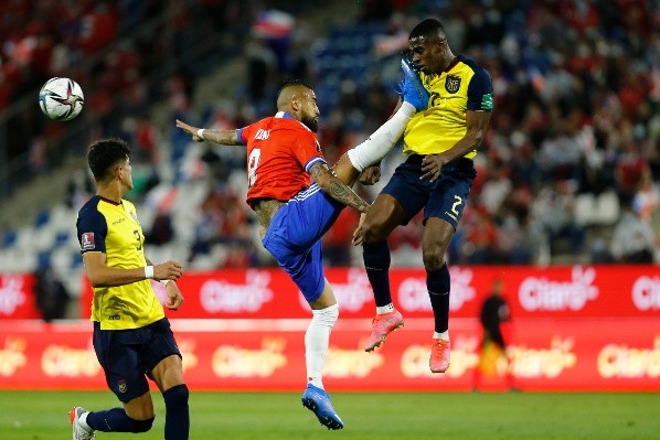 Guarello cree que Vidal no pegaba la patada contra Ecuador con Gareca en la banca de Chile (Getty)