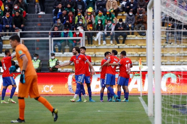 Chile derrotó a Bolivia y puede ir con alguna ilusión a Brasil: Guarello firma el empate.