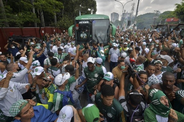Palmeiras fue despedido por sus hinchas. Foto: Conmebol