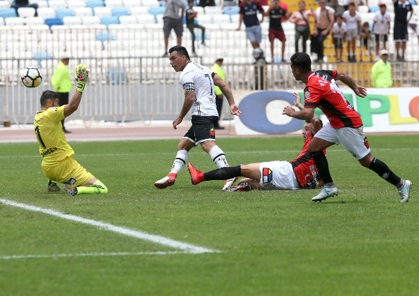 Paredes fue la figura de Colo Colo en el estreno del torneo el 2018 (Agencia Uno)