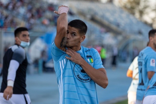 El festejo de Barceló en El Teniente. Foto: Agencia Uno