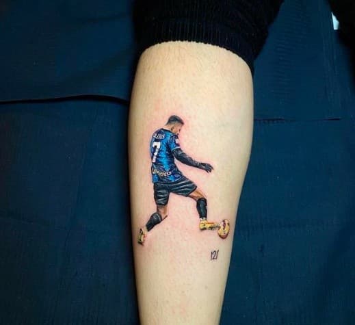 Hincha se tatúa agónico gol de Alexis en Supercopa de Italia | Foto: Instagram