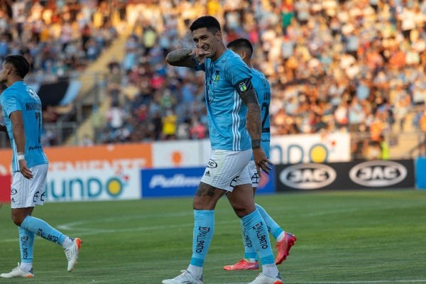 El Tucu Hernández festeja su gol en Rancagua. Foto :Agencia Uno
