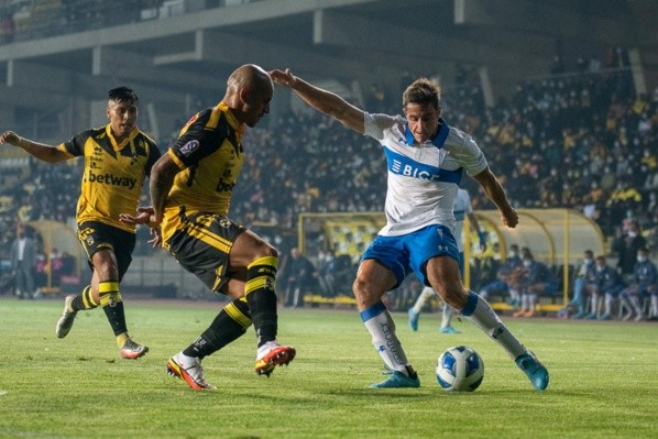 La UC de Cristián Paulucci sacó a relucir su chapa de tetracampeón y dio vuelta un partido que perdía 2-0 en su debut en el Campeonato Nacional 2022, donde buscarán el histórico pentacampeonato. (Foto: Agencia Uno)
