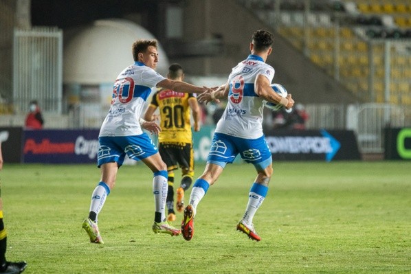 El Toro sumó dos goles en su primer partido en el Campeonato Nacional 2022 con la UC. (Foto: Agencia Uno)