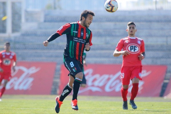 Jorquera jugó el 2019 en Palestino con Ivo Basay como DT (Agencia Uno)