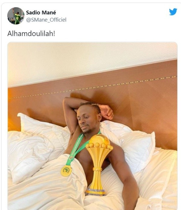 Mané celebra la obtención de la Copa Africana de Naciones (Twitter)