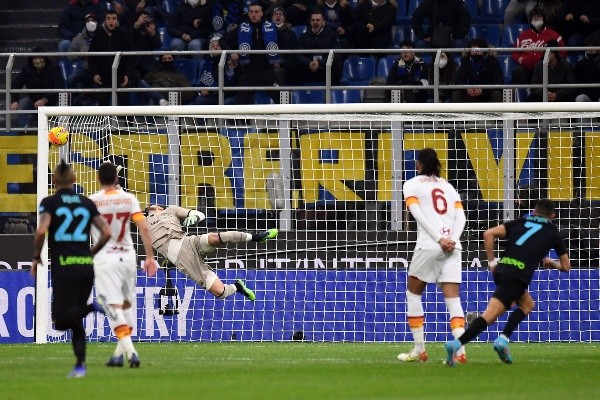 Alexis marcó un verdadero golazo para darle el triunfo al Inter. (Foto: Getty)