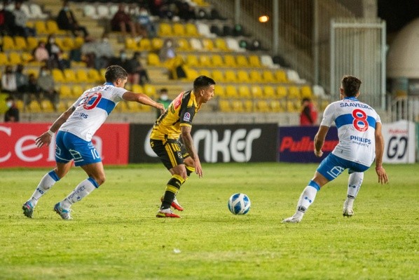 Universidad Católica inició la temporada con triunfo sobre Coquimbo Unido. (Foto: Agencia Uno)