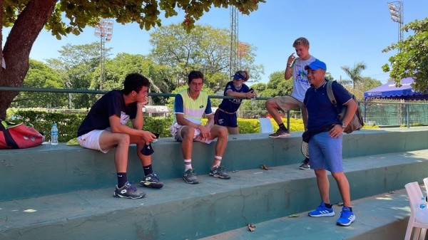 Nicolás Villalón, Alejandro Bancalari, Martina Pavissich y Benjamín Torrealba, las promesas del tenis chileno. (Foto: Twitter Ramón Barra Pérez)