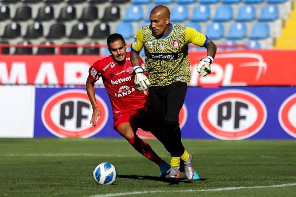 Ignacio Arce, el meta calerano, jugó mucho con los pies (Agnecia Uno)